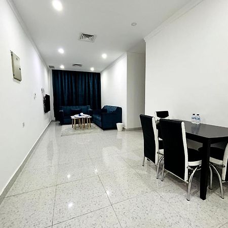 Апартаменти De Iris Regency Fahaheel Kuwait City Екстер'єр фото
